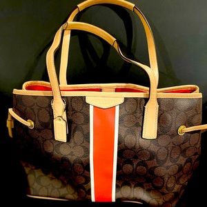 Coach shoulder pocketbook